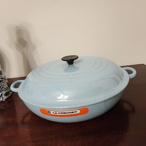 NEW!! Le Creuset Dutch oven